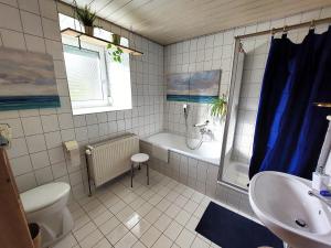 Koupelna v ubytování Grand Central + 22 fotografií