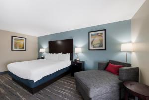 Postel nebo postele na pokoji v ubytování Hampton Inn Marshall
