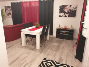 Χώρος καθιστικού στο MAISON B