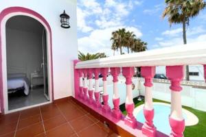 Balkón alebo terasa v ubytovaní Corralejo Beachside Villa Éter with Private Pool, BBQ & Fast Wifi