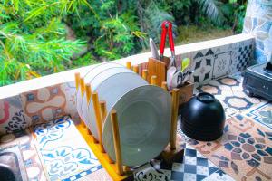 Villa Kamar Tamu Selomartani 2外面的花园