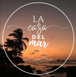 Una foto de una playa con las palabras "La casa del mar" en La casa del mar, en San Bernardo del Viento