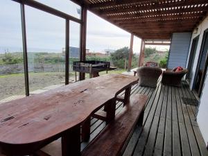 Balkón nebo terasa v ubytování Casa Curanipe vista al mar independiente