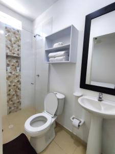 A bathroom at Aparta estudios Mubarak