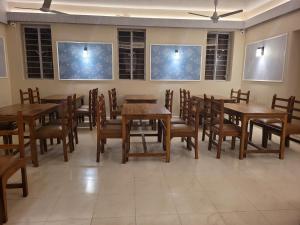 Restaurace v ubytování Hotel Ananda Kashi
