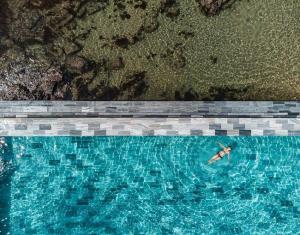 Der Swimmingpool an oder in der Nähe von Camia Resort & Spa