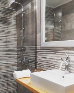 Afbeelding uit fotogalerij van Μούσες in Kalavrita