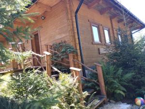 Puutarhaa majoituspaikan Apartament Nad Potokiem ulkopuolella