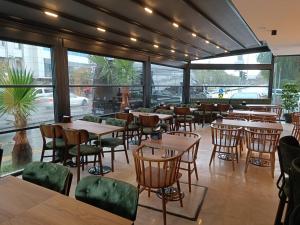 En restaurant eller et andet spisested på NK Hotel