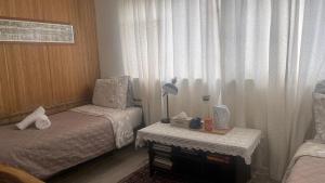 Un pat sau paturi într-o cameră la nice room in residential area