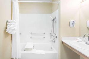 Gallery image of Baymont by Wyndham Florence/Muscle Shoals in Florence