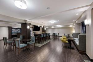 Kuchyň nebo kuchyňský kout v ubytování Hampton Inn Marshall