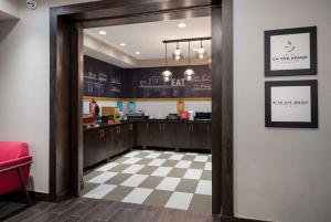 Kuchyň nebo kuchyňský kout v ubytování Hampton Inn Marshall