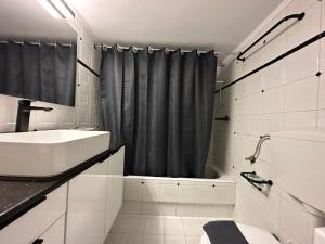 Koupelna v ubytování Cozy Faliro home