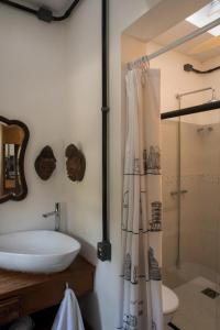 Kylpyhuone majoituspaikassa Pousada Vila do Mel