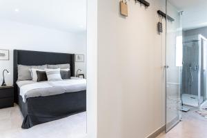 Łóżko lub łóżka w pokoju w obiekcie Penthouse Lord of Mijas , Sea View 6P, Casa Banderas, D23A