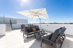 Balkon lub taras w obiekcie Penthouse Lord of Mijas , Sea View 6P, Casa Banderas, D23A