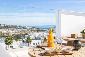 Napoje w obiekcie Penthouse Lord of Mijas , Sea View 6P, Casa Banderas, D23A