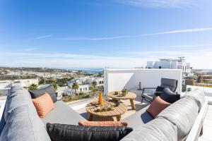 Część wypoczynkowa w obiekcie Penthouse Lord of Mijas , Sea View 6P, Casa Banderas, D23A