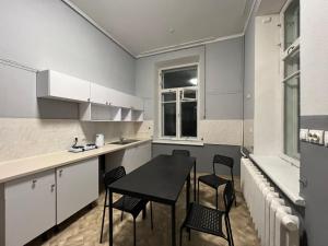 Η κουζίνα ή μικρή κουζίνα στο Apartments near Palace Ukraine