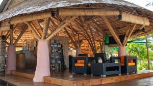 Posezení v ubytování Long Beach Chalet - SHA Extra Plus