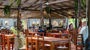 Restaurace v ubytování Long Beach Chalet - SHA Extra Plus