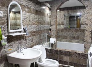 Bilik mandi di Machabelli 11A Hostel