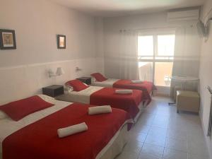 Lova arba lovos apgyvendinimo įstaigoje Hostal Camp de Mar