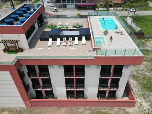 Вид на бассейн в Hotel Amaromar или окрестностях