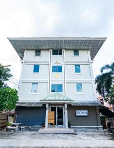 Gedung tempat apartemen berlokasi