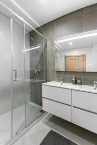 Et badeværelse på Zahra Place - Stylish Flat