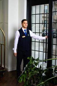 Členové personálu v ubytování Newport Hotel Kutaisi