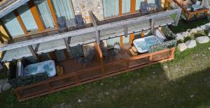 A garden outside Chalet Jasná Wellness Apartment Saskia jacuzzi & sauna