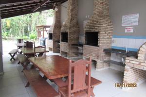 TV a/nebo společenská místnost v ubytování Maresias - Flat confortável