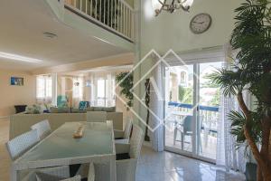 Fotografie z fotogalerie ubytování Spacieux Duplex de 3 chambres à Gd Case v destinaci Grand Case