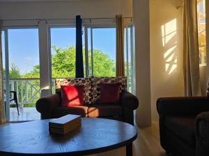 Ruang duduk di Royal Escape - 2