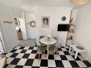 Μια τηλεόραση ή/και κέντρο ψυχαγωγίας στο CASA RETINTO