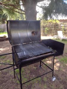 Gril pre hostí v horskej chate