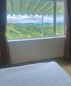 Nespecifikovaný výhled na hory nebo výhled na hory při pohledu z hotelu
