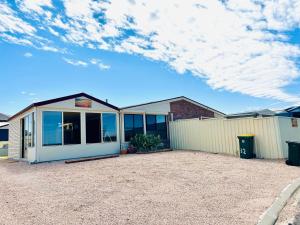 Gallery image of Wallaroo Sunset home in Wallaroo