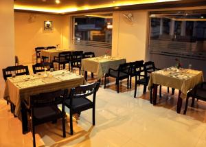 Hotel Mayo餐厅或其他用餐的地方