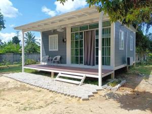 Το κτήριο όπου στεγάζεται  η παραθεριστική κατοικία