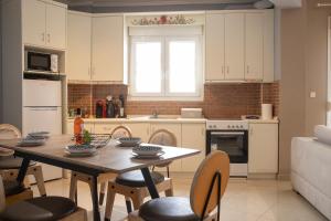 A kitchen or kitchenette at Utopicon