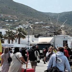 Επισκέπτες που μένουν στο DREAM VILLAS PAROS 2, ολόκληρος χώρος με πισίνα