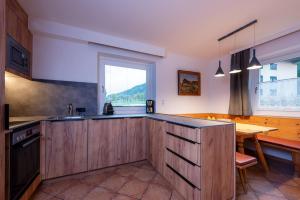 Kuchyňa alebo kuchynka v ubytovaní Chalet Georg