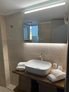 Bilik mandi di Acropolis Panorama Penthouse +32 gambar