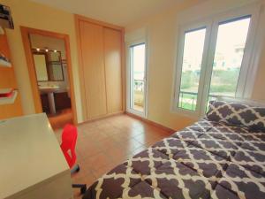 Voodi või voodid majutusasutuse Oh My Golf! - 3 Bed Golf Townhouse in Costa Esuri toas