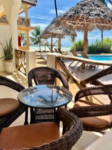 Bazén v ubytování Mahali Zanzibar nebo v jeho okolí