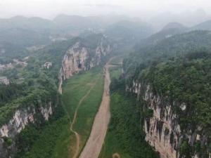 山林小屋周边自然景观