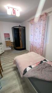 Postel nebo postele na pokoji v ubytování Chambre chez l habitant Audrey + 10 fotografií